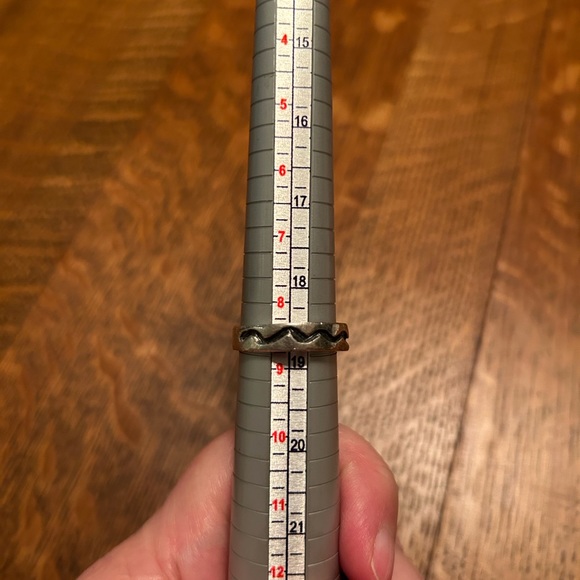 Sterling Silver Ring with Black Wave Design - Size 8.5 - Picture 5 of 5